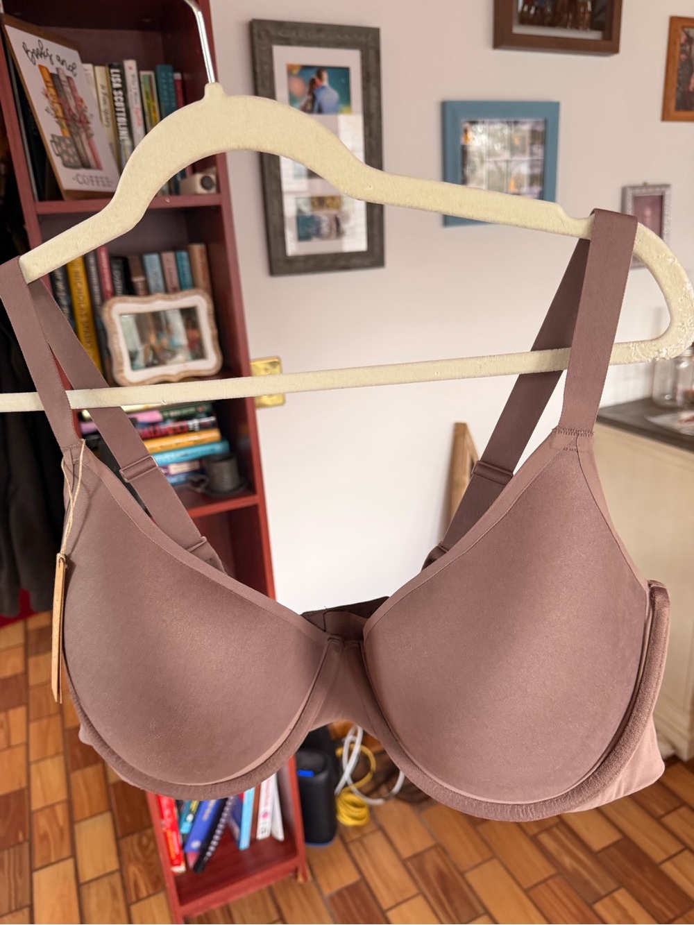 SKIMS T-Shirt Bra in Mauve Brown